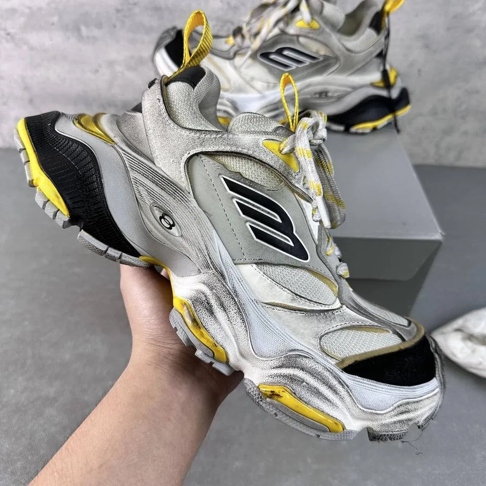 Balenciaga Cargo Sneaker Grey Black
Yellow