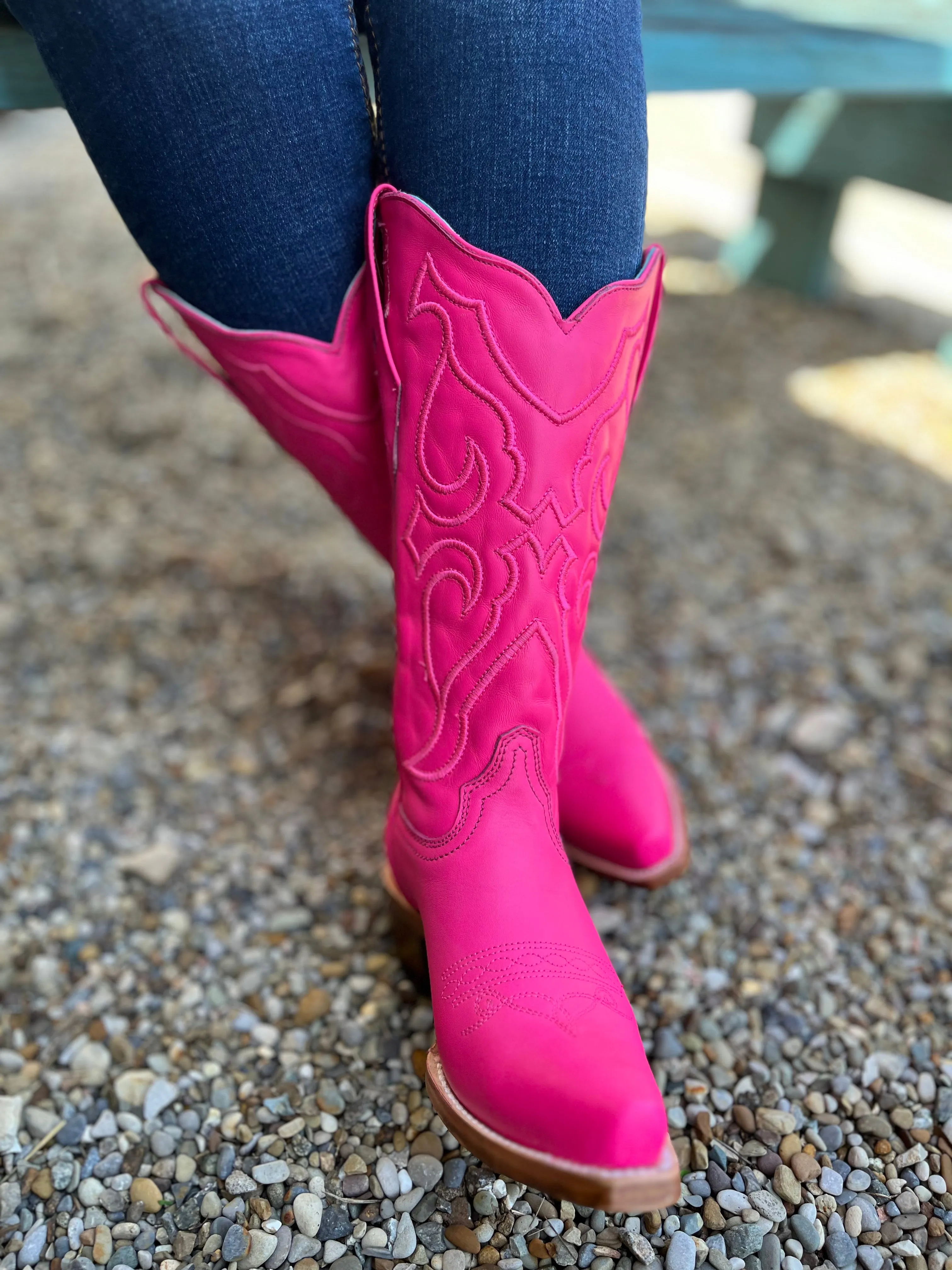 Corral Women's Fuchsia Snip Toe Cowgirl Boots Z5138