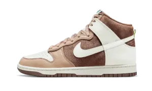 Nike Dunk High Light Chocolate